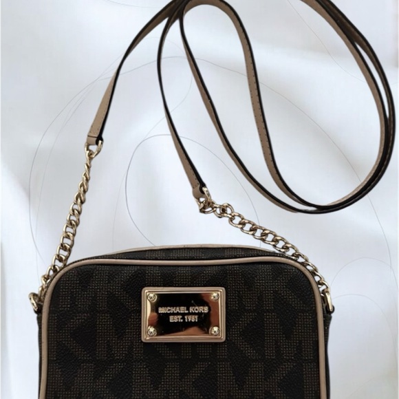 Michael Kors Brown Gold Crossbody Shoulder Bag Pre loved Approx 5.5”x 4.5”x 2.4” - Picture 2 of 8